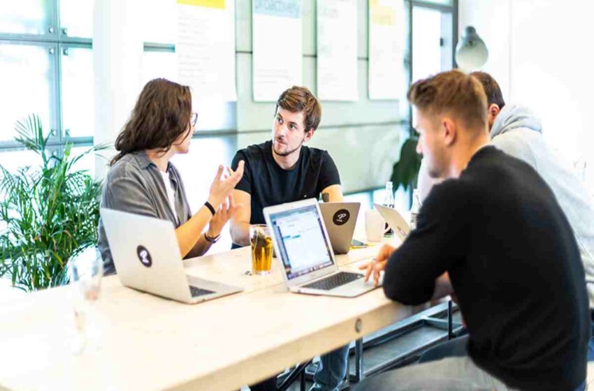 Top 5 Benefits of Using Performance Review Software