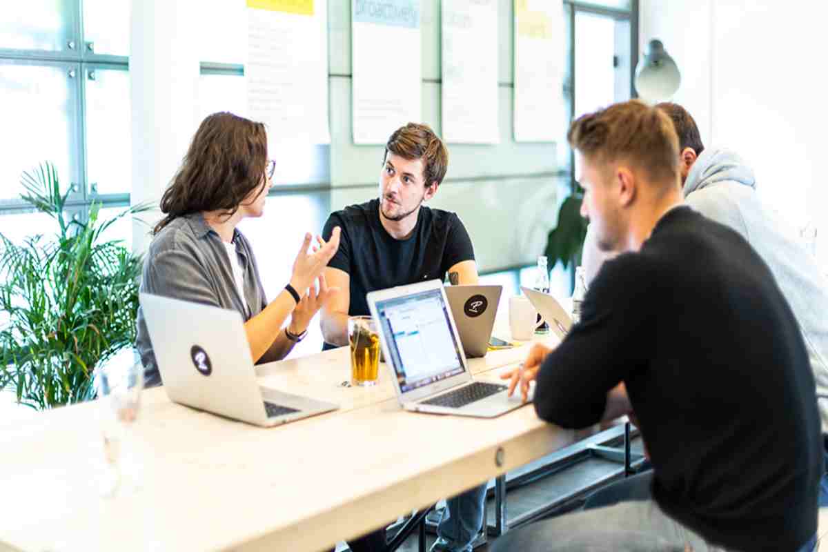 Top 5 Benefits of Using Performance Review Software